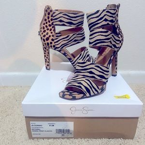 Animal print heels size 8 1/2